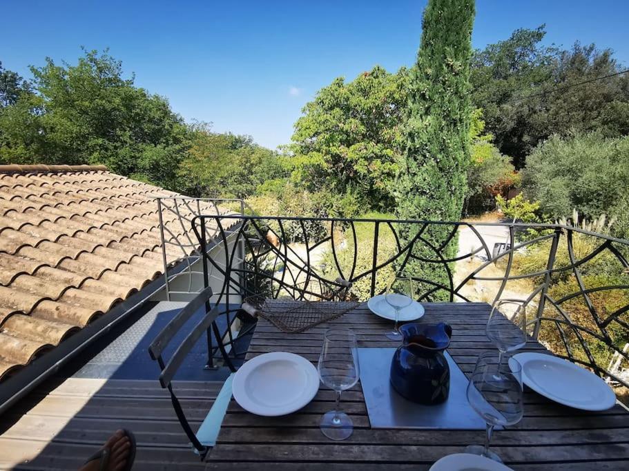 Entre Ventoux Et Luberon, Appartement Dans Maison. Malemort-du-Comtat Exterior foto