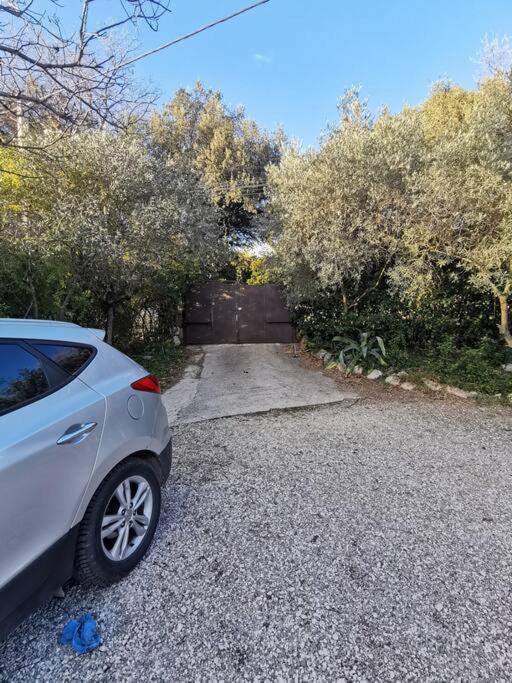Entre Ventoux Et Luberon, Appartement Dans Maison. Malemort-du-Comtat Exterior foto