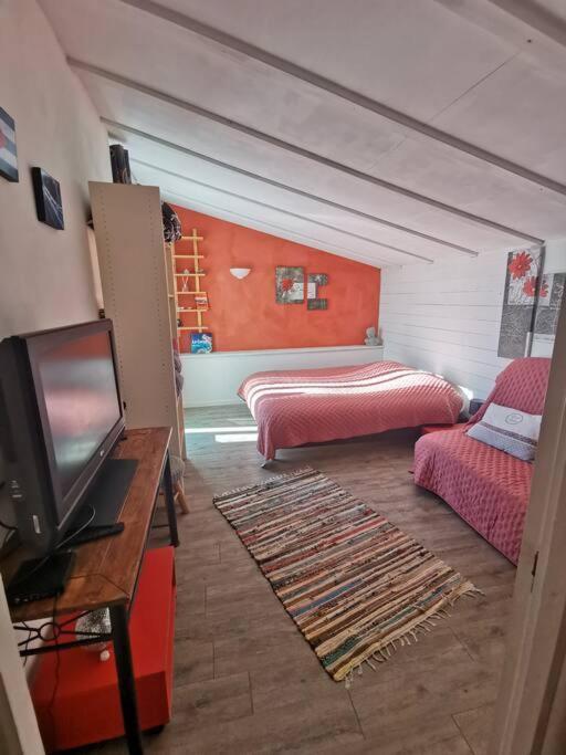 Entre Ventoux Et Luberon, Appartement Dans Maison. Malemort-du-Comtat Exterior foto