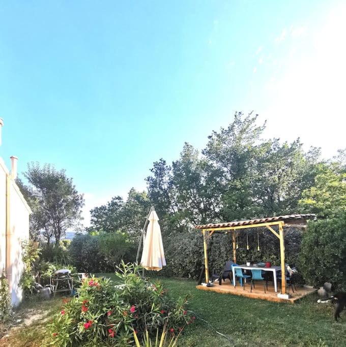 Entre Ventoux Et Luberon, Appartement Dans Maison. Malemort-du-Comtat Exterior foto